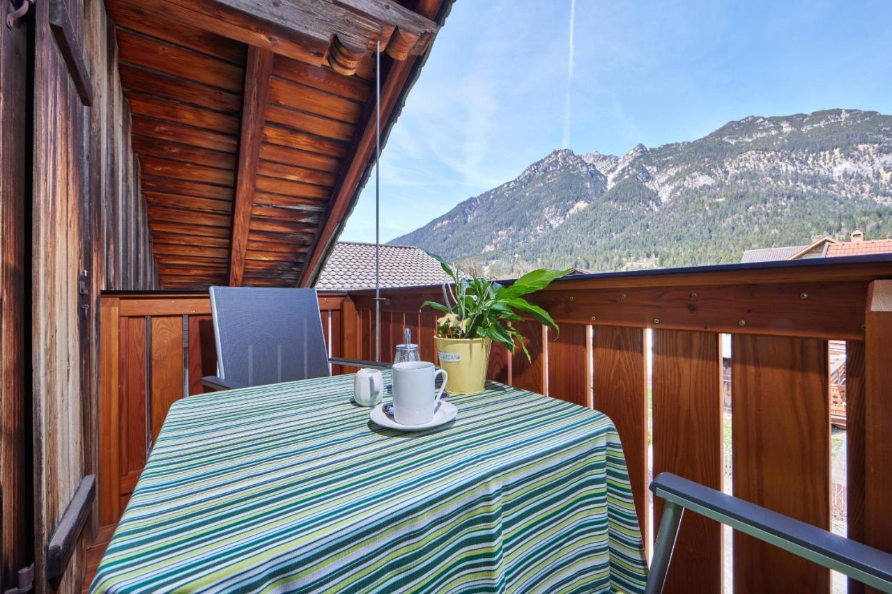 Gaestehaus Angela Garmisch-Partenkirchen Exteriér fotografie